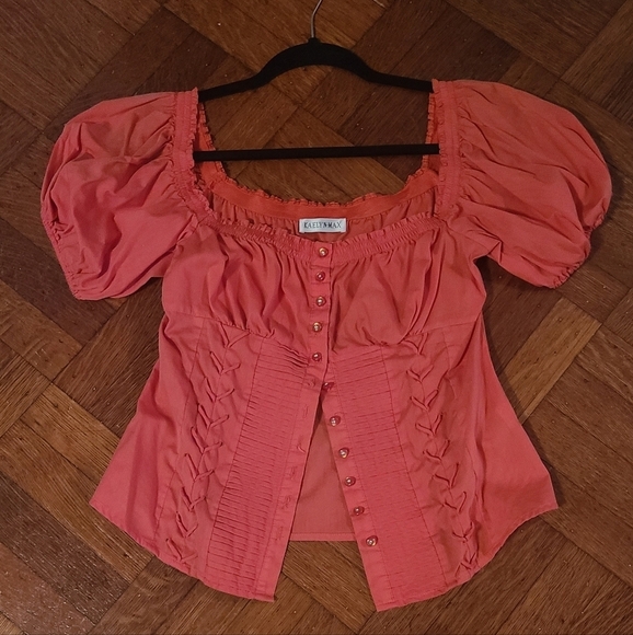 Kaelyn-Max Tops - Vintage cute top small. Hp🔥🔥🔥🔥